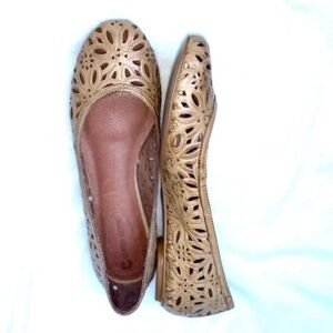 Corso Como leather flats 7.5
